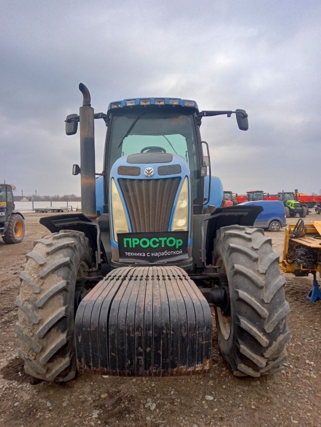 Трактор New Holland T8040 фото 1