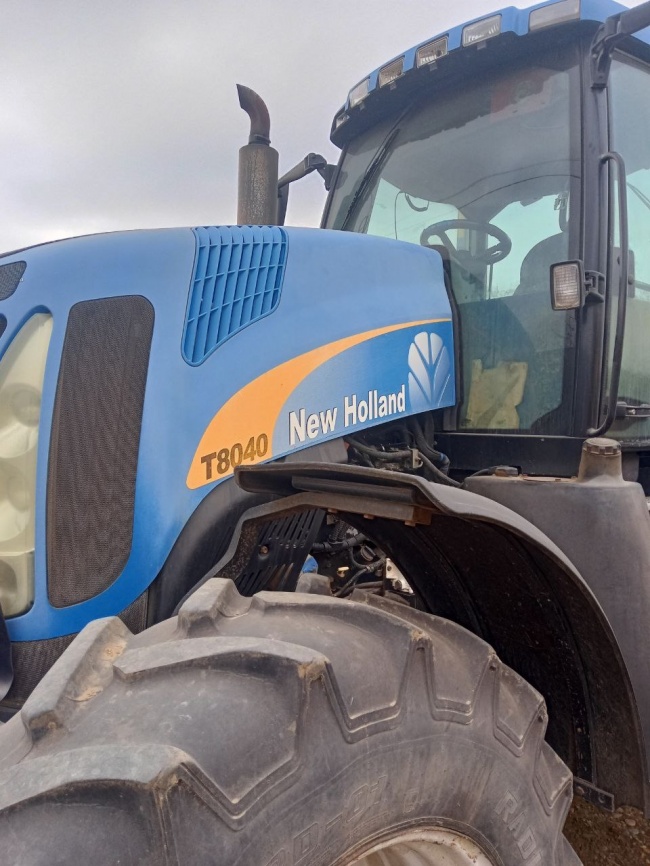 Трактор New Holland T8040 фото 8