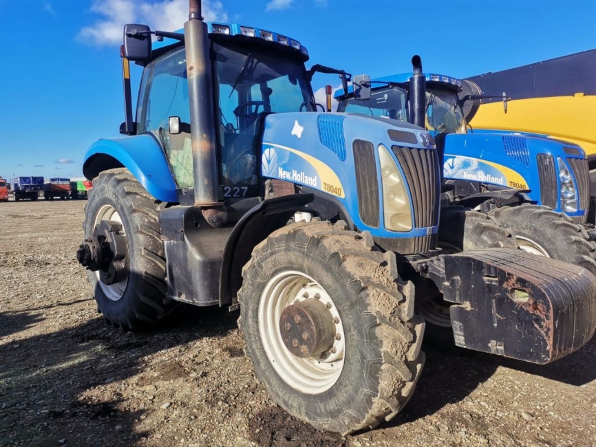 Трактор New Holland T8040 фото 7